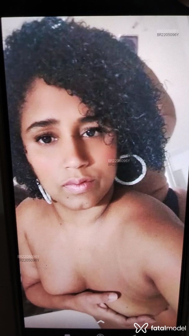 Acompanhante mulher morena (o) de olhos pretos - Samara Acompanhante mulher morena (o) de olhos pretos - Samara