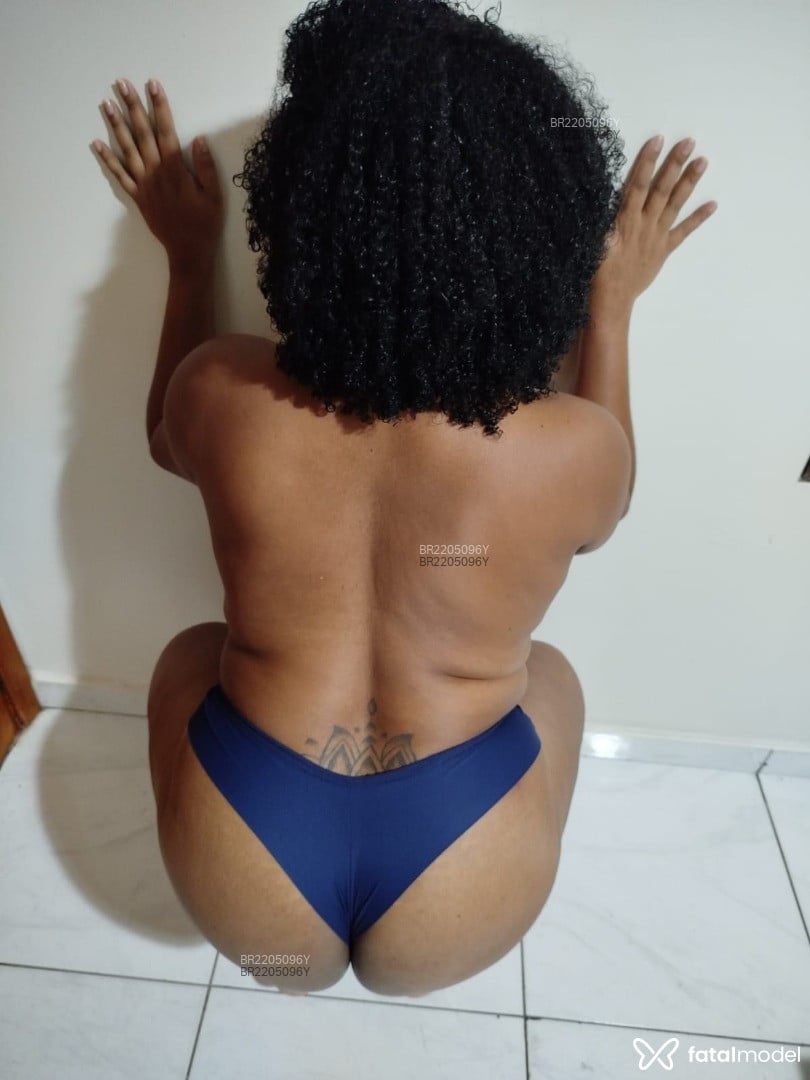 Acompanhante mulher morena (o) de olhos pretos - Samara Acompanhante mulher morena (o) de olhos pretos - Samara