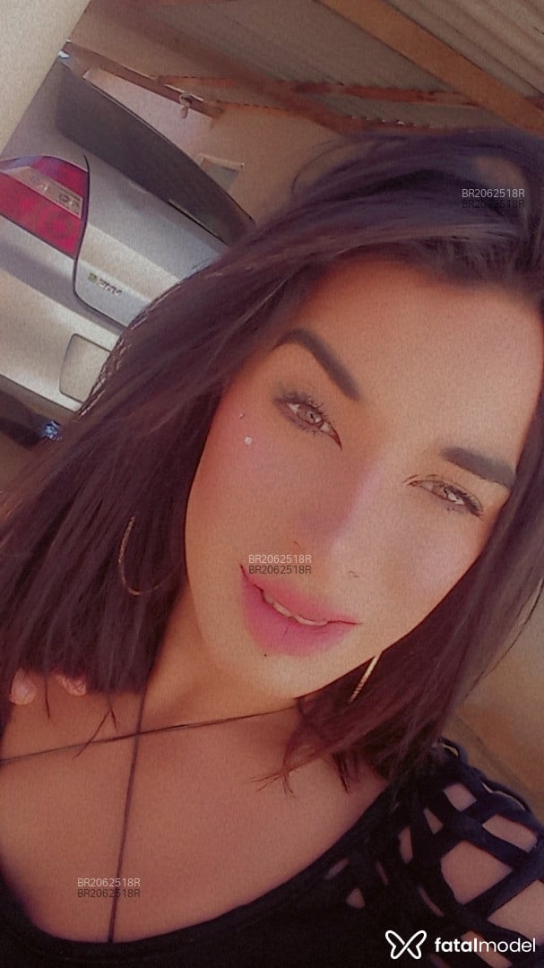 Acompanhante mulher trans com cabelo castanho de olhos castanhos em Jacutinga - Thalita Ioozy