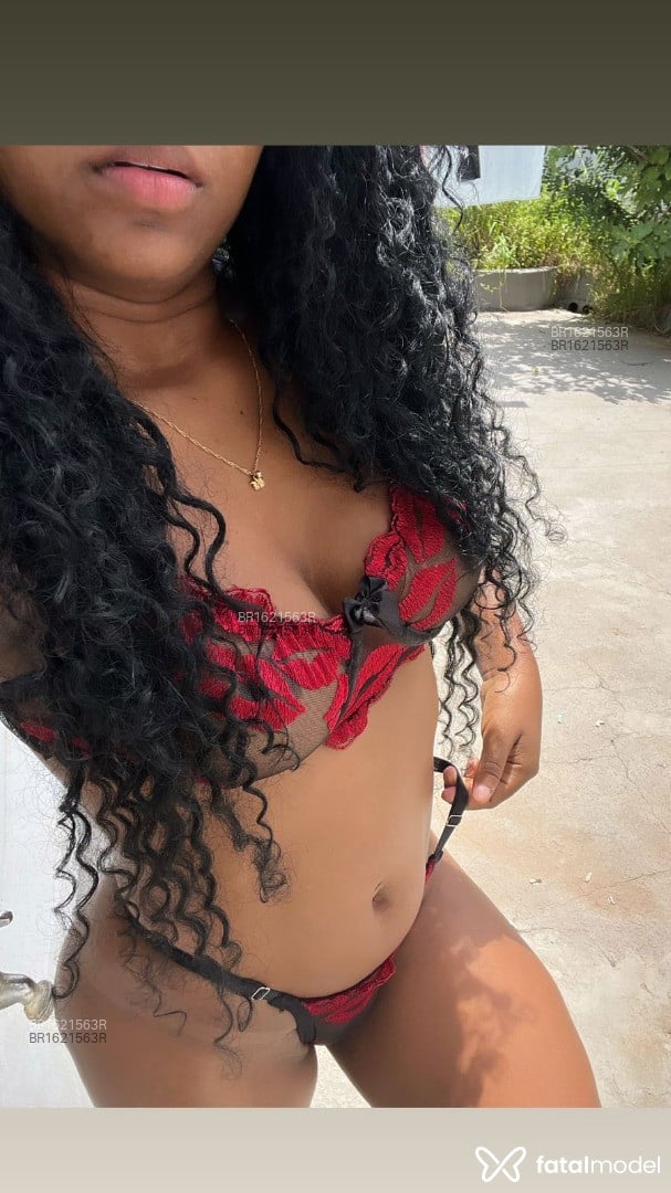 Acompanhante mulher com cabelo castanho de olhos castanhos em Teófilo Otoni Acompanhante mulher com cabelo castanho de olhos castanhos em Teófilo Otoni - Manu Almeida