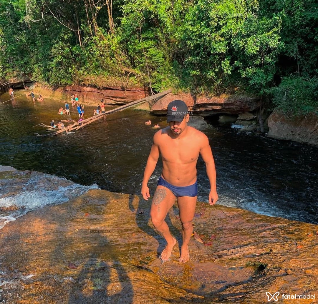Acompanhante homem morena (o) de olhos castanhos em Rio de Janeiro - Cearense