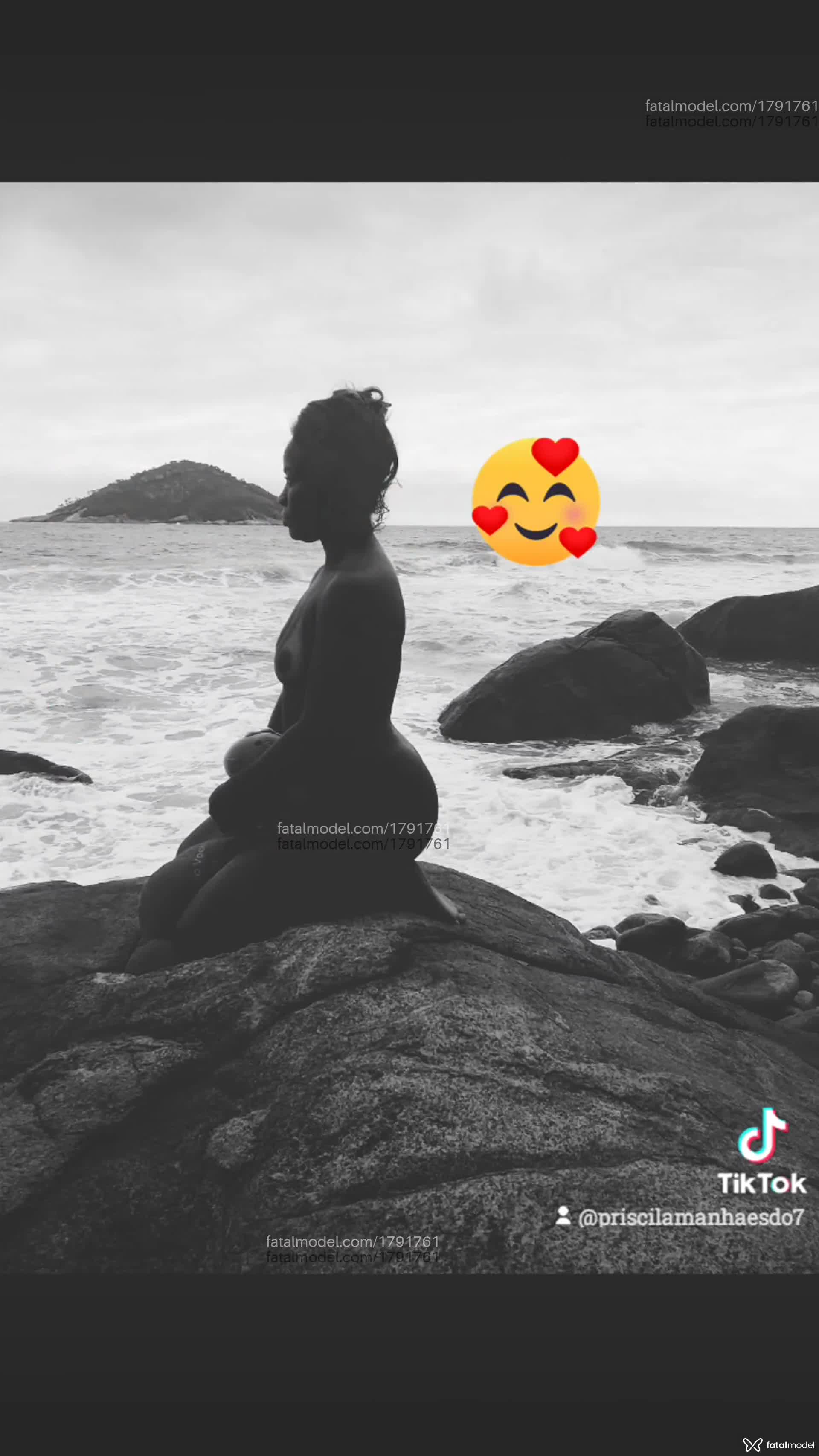 Acompanhante mulher morena (o) de olhos castanhos - Morena Acompanhante mulher morena (o) de olhos castanhos - Morena