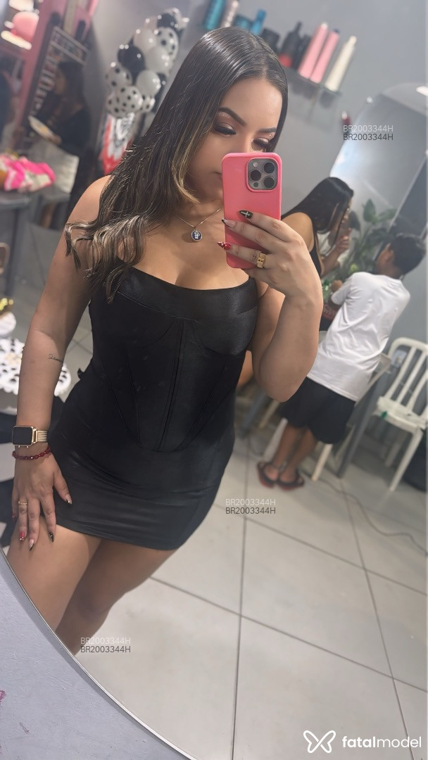 Acompanhante mulher com cabelo castanho de olhos pretos em São Paulo - Rafaella Bianchi