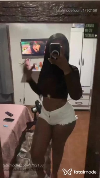 Acompanhante mulher trans com cabelo castanho de olhos castanhos em Juiz de Fora - Jasmine
