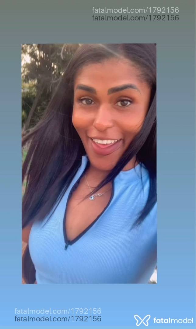 Acompanhante mulher trans com cabelo castanho de olhos castanhos - Jasmine