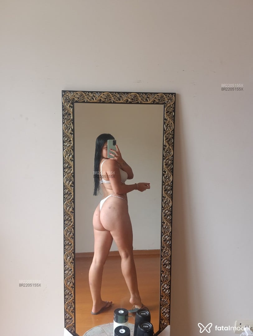 Acompanhante mulher com cabelo castanho de olhos castanhos - Agathamerry