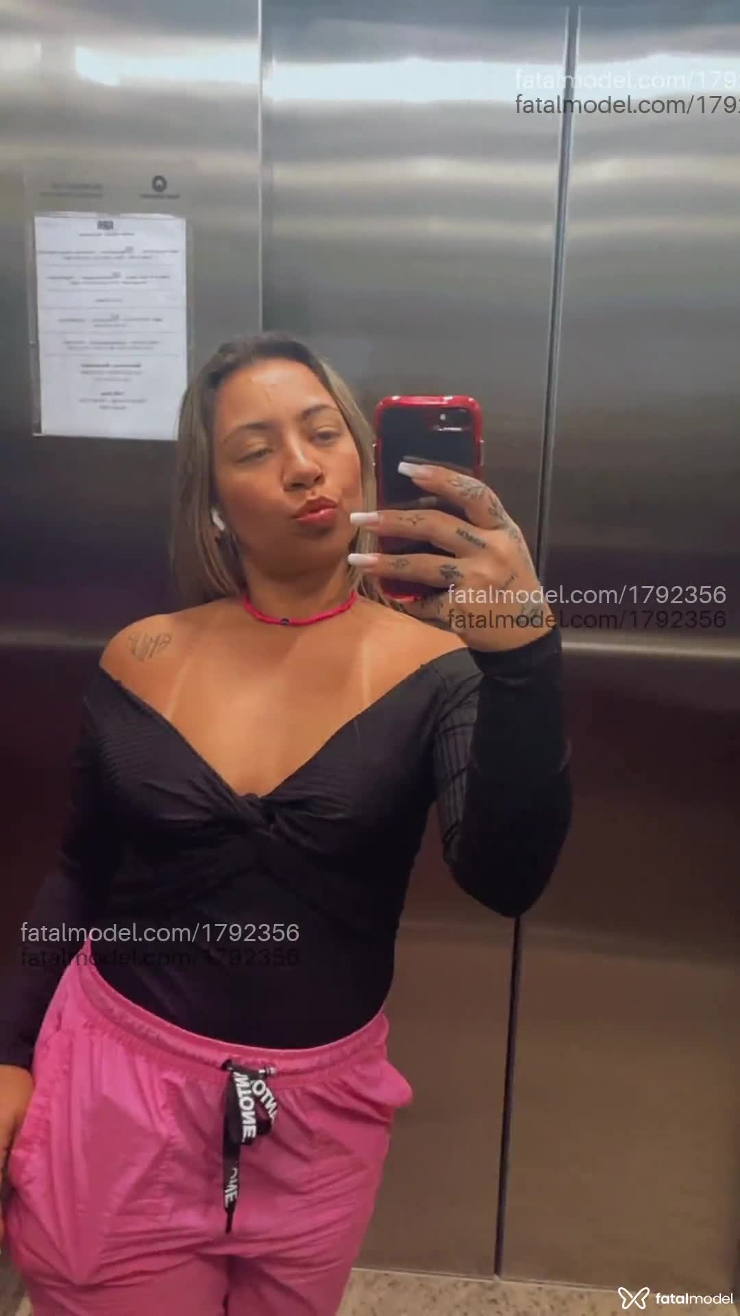 Acompanhante mulher loira (o) de olhos verdes em Rio de Janeiro Acompanhante mulher loira (o) de olhos verdes em Rio de Janeiro - PRISCILLA