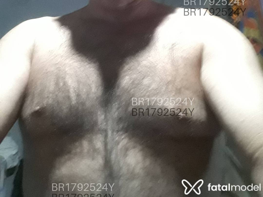 Acompanhante homem com cabelo castanho de olhos castanhos em Catanduva Acompanhante homem com cabelo castanho de olhos castanhos em Catanduva - Renan