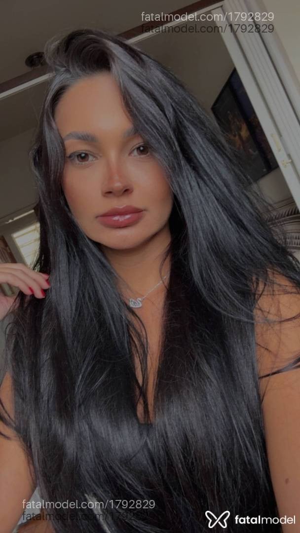 Acompanhante mulher morena (o) de olhos castanhos - Camila roche