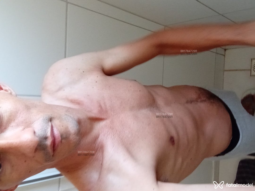 Acompanhante homem morena (o) de olhos pretos - Robert Veloso