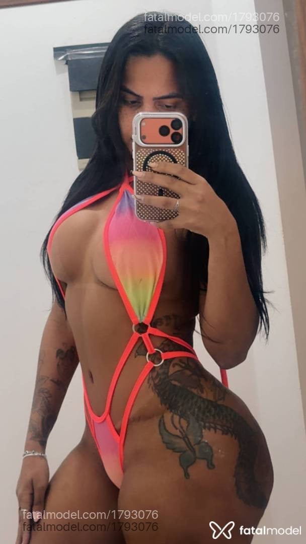Acompanhante mulher morena (o) de olhos castanhos em Extrema - Carol Belline