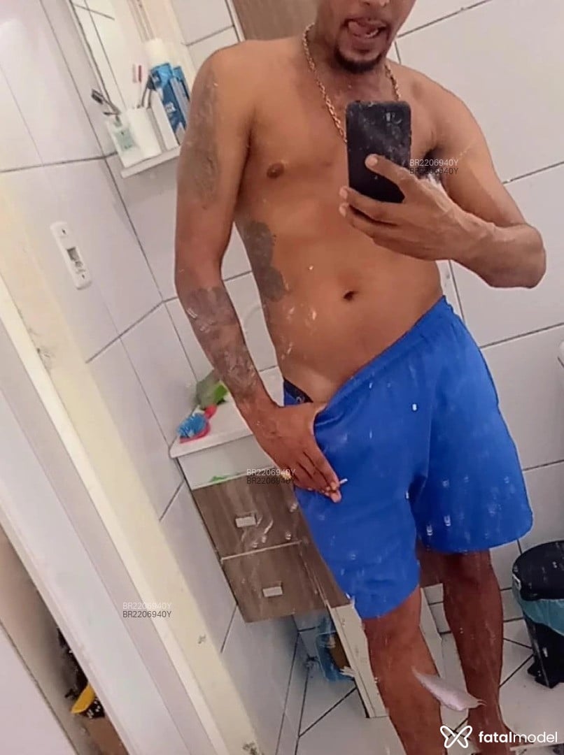 Acompanhante homem morena (o) de olhos castanhos em Camboriú - Pretin