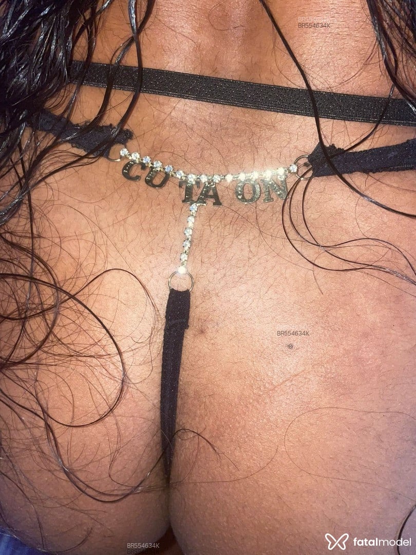 Acompanhante mulher com cabelo castanho de olhos castanhos - Priscylla Acompanhante mulher com cabelo castanho de olhos castanhos - Priscylla