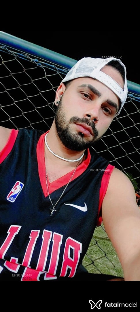 Acompanhante homem com cabelo castanho de olhos castanhos em Caarapó - Felipe Guerra