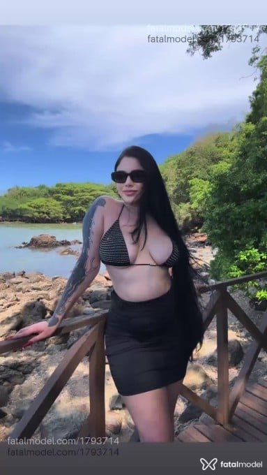Acompanhante mulher morena (o) de olhos castanhos em Balneário Camboriú Acompanhante mulher morena (o) de olhos castanhos em Balneário Camboriú - Monick Babiak