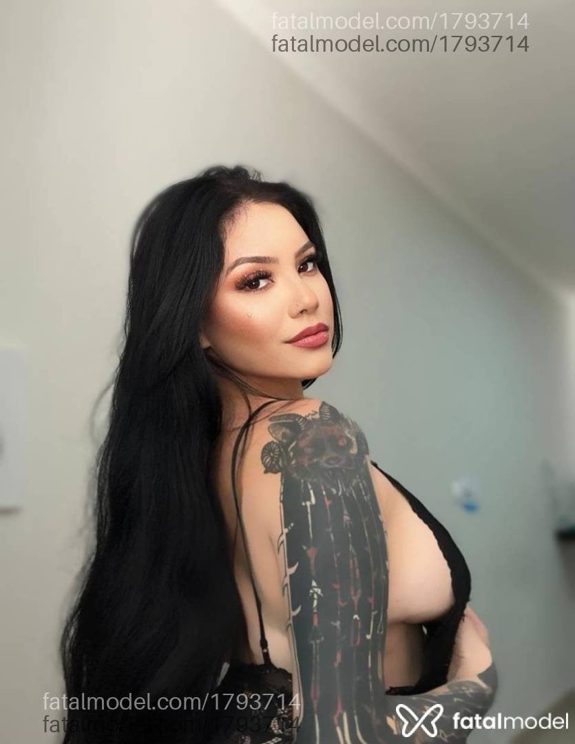 Acompanhante mulher morena (o) de olhos castanhos - Monick Babiak