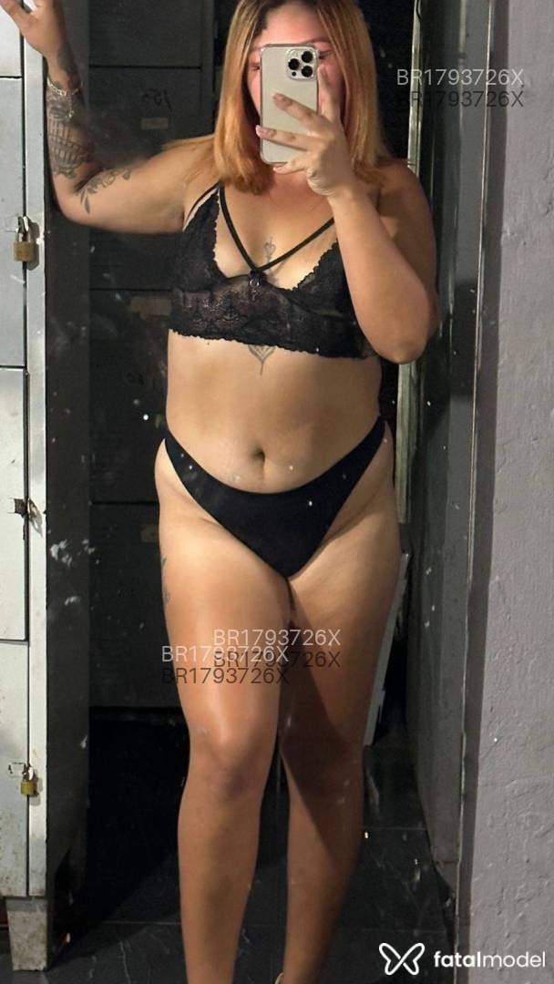 Acompanhante mulher ruiva (o) de olhos castanhos em Nova Serrana - Stella Goulart