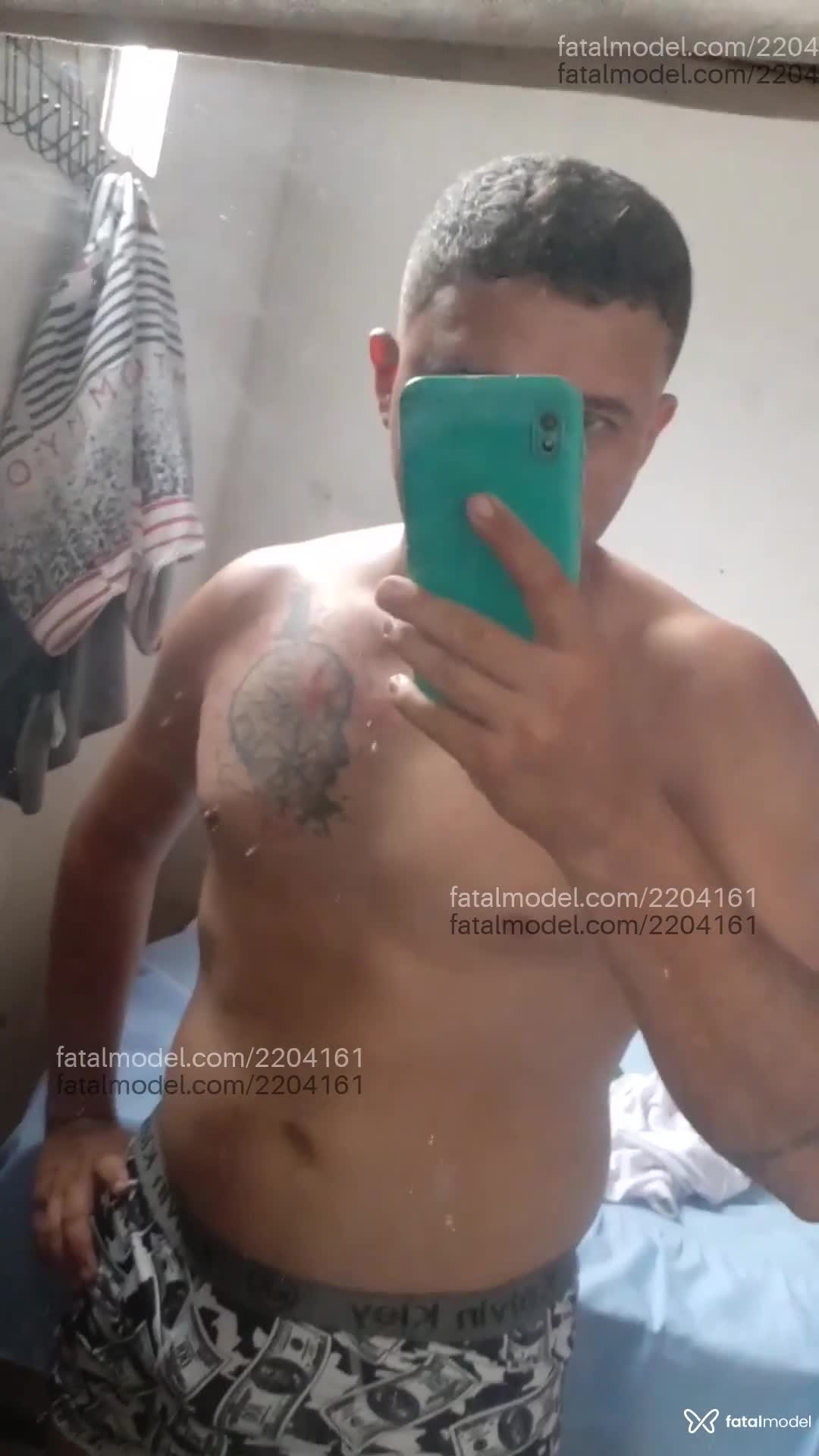 Acompanhante homem com cabelo castanho de olhos castanhos em Belém - Jojo Solteiro