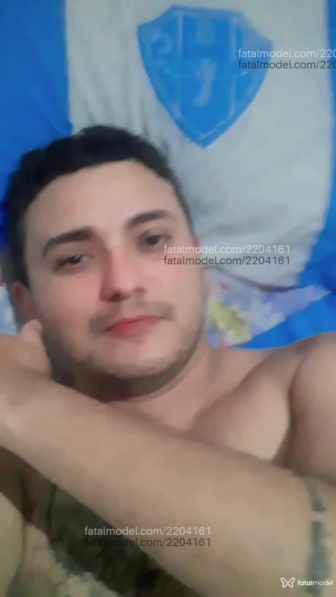 Acompanhante homem com cabelo castanho de olhos castanhos em Belém - Jojo Solteiro