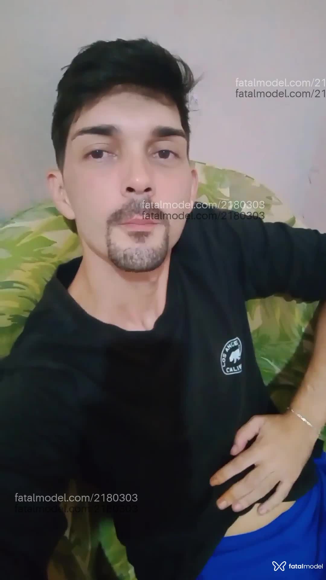 Acompanhante homem com cabelo castanho de olhos castanhos em Salvador - Henrique Burton
