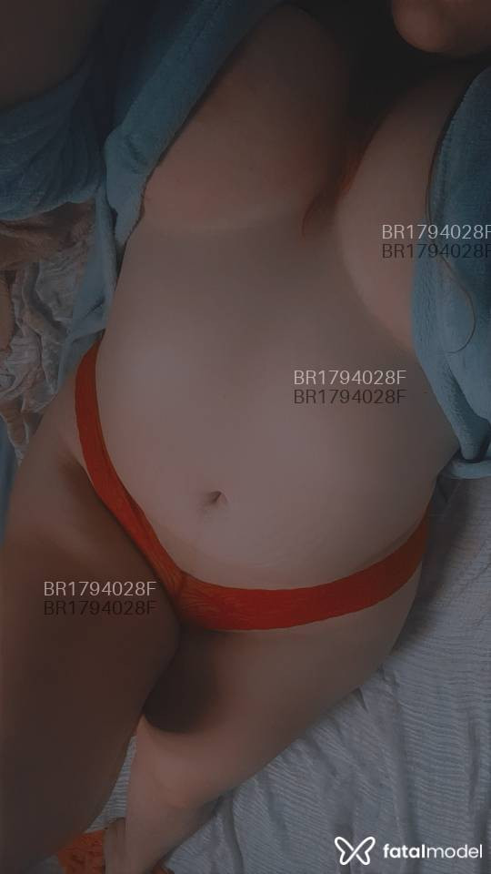 Acompanhante mulher loira (o) de olhos castanhos em Virtual - Andyy