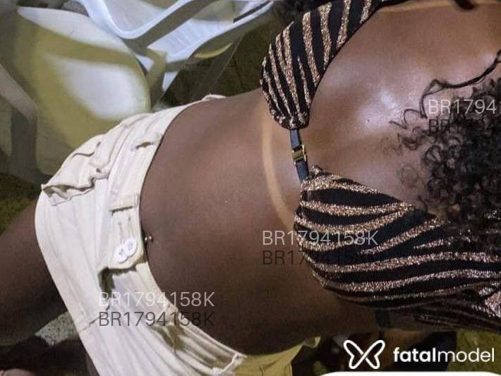 Acompanhante mulher morena (o) de olhos pretos em Serra Acompanhante mulher morena (o) de olhos pretos em Serra - Ysla Mille