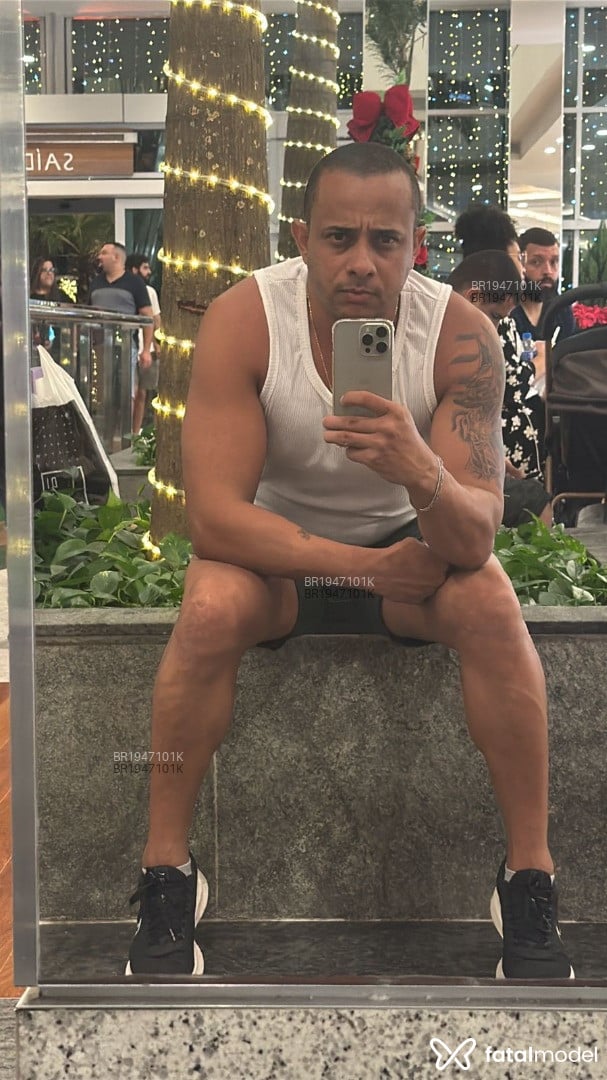 Acompanhante homem morena (o) de olhos castanhos em Rio de Janeiro Acompanhante homem morena (o) de olhos castanhos em Rio de Janeiro - Rocha