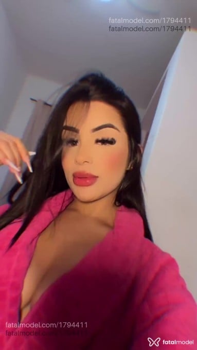 Acompanhante mulher morena (o) de olhos mel em Curitiba - Cacau Bayer