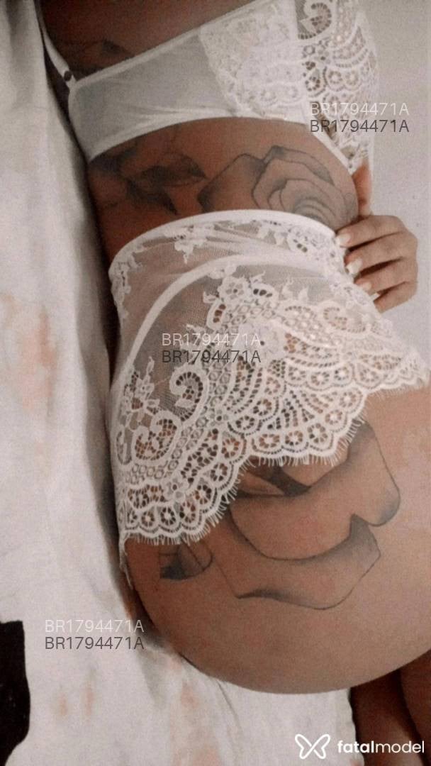 Acompanhante mulher com cabelo castanho de olhos castanhos em Ribeirão Preto - Jhenifer