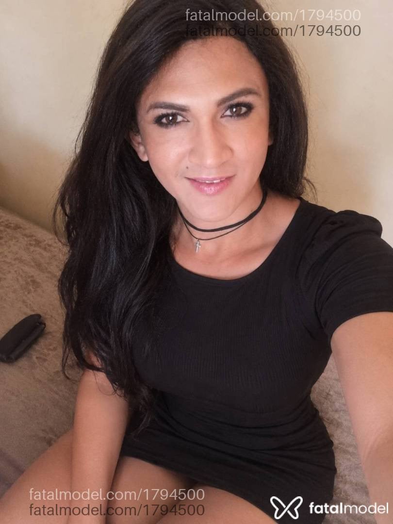 Acompanhante mulher trans com cabelo castanho de olhos castanhos - Samyrra