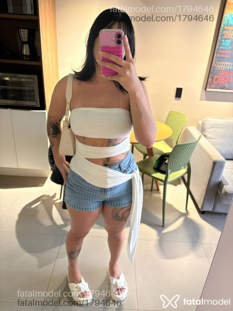 Acompanhante mulher morena (o) de olhos mel - Ana