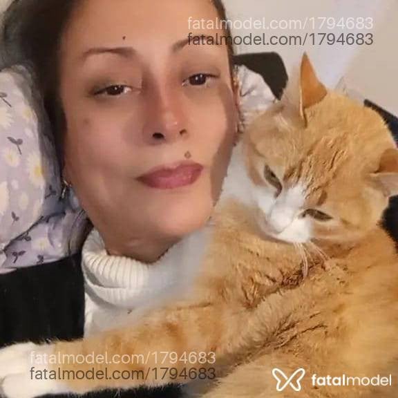 Acompanhante mulher com cabelo castanho de olhos castanhos - Leona Ferraz