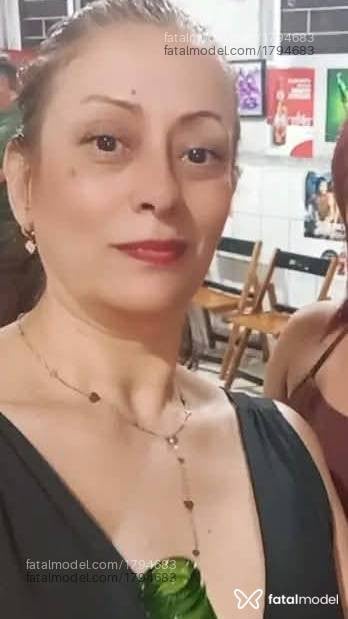 Acompanhante mulher com cabelo castanho de olhos castanhos - Leona Ferraz