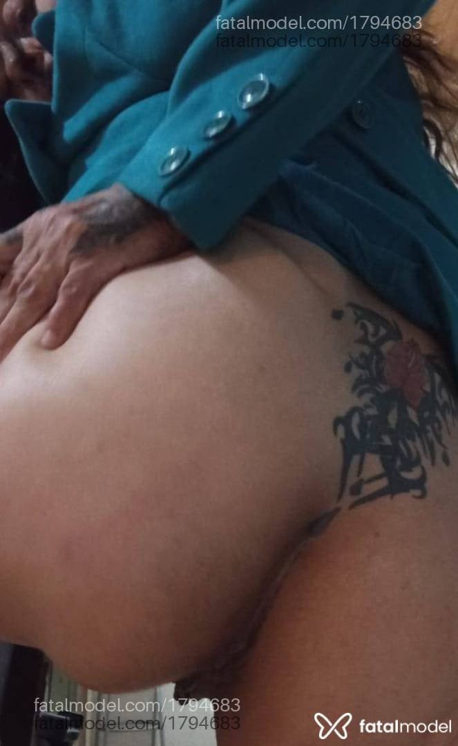 Acompanhante mulher com cabelo castanho de olhos castanhos em Imbituba - Leona Ferraz