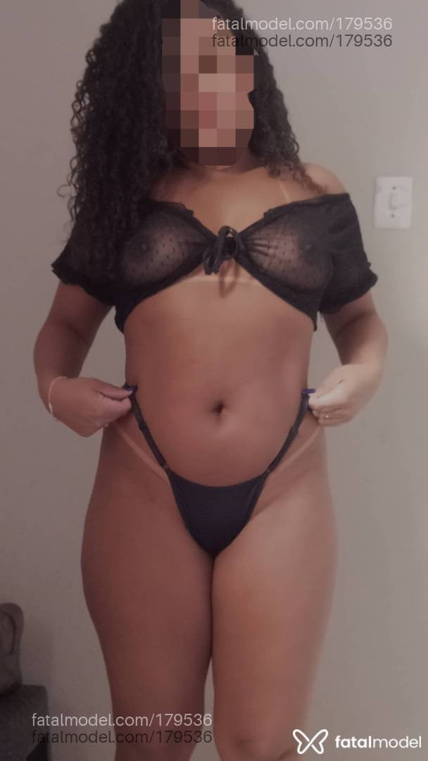 Acompanhante mulher com cabelo castanho de olhos castanhos - DADAI