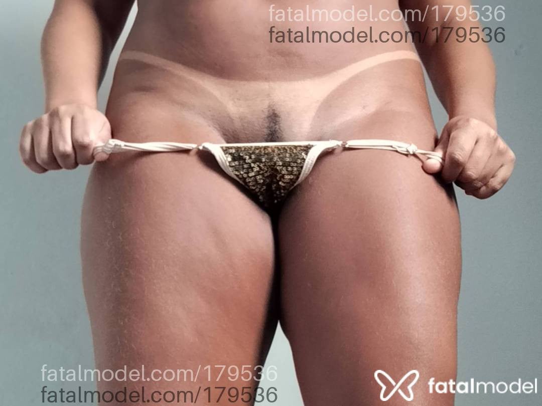 Acompanhante mulher com cabelo castanho de olhos castanhos em Serra - DADAI