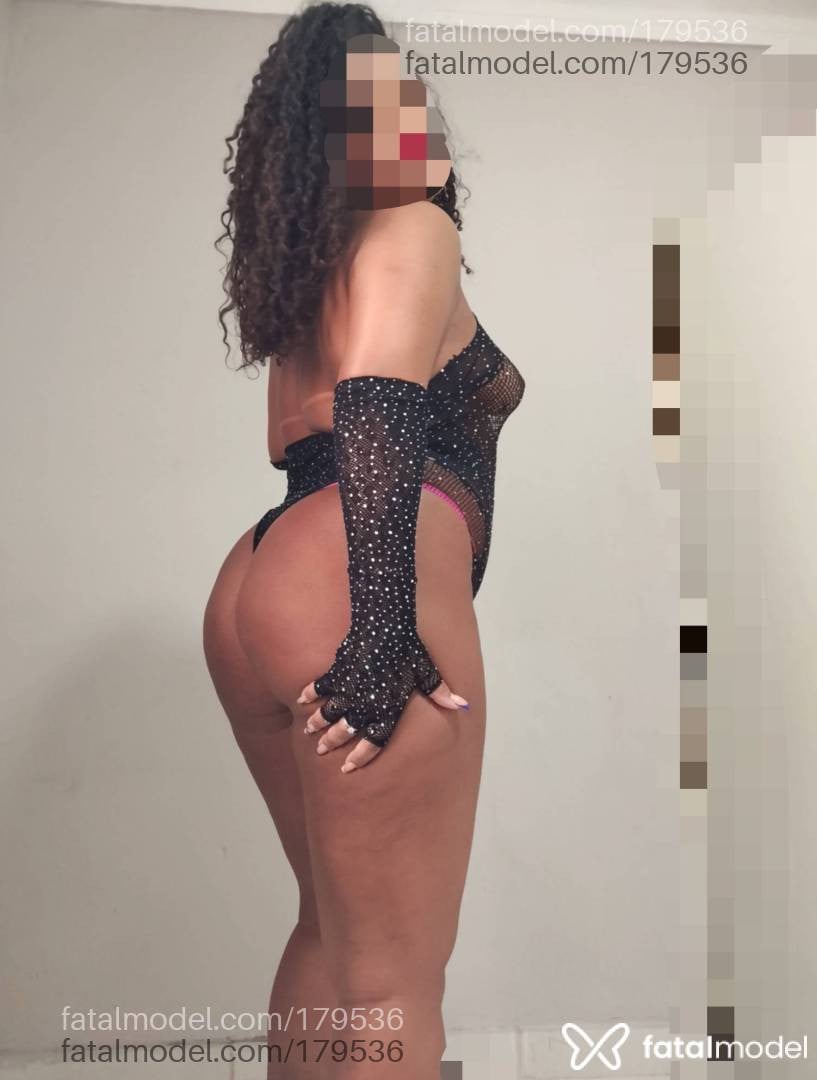 Acompanhante mulher com cabelo castanho de olhos castanhos em Serra - DADAI