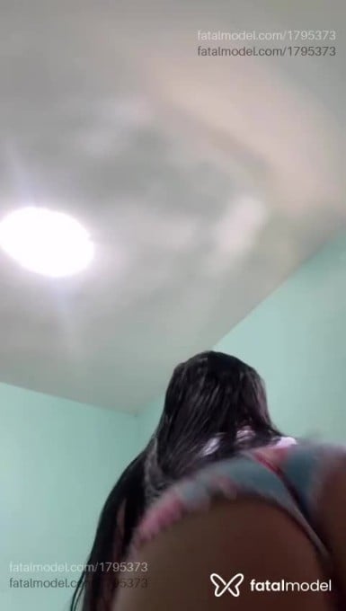 Acompanhante mulher com cabelo castanho de olhos pretos em Mariana Acompanhante mulher com cabelo castanho de olhos pretos em Mariana - Pietra Duarte