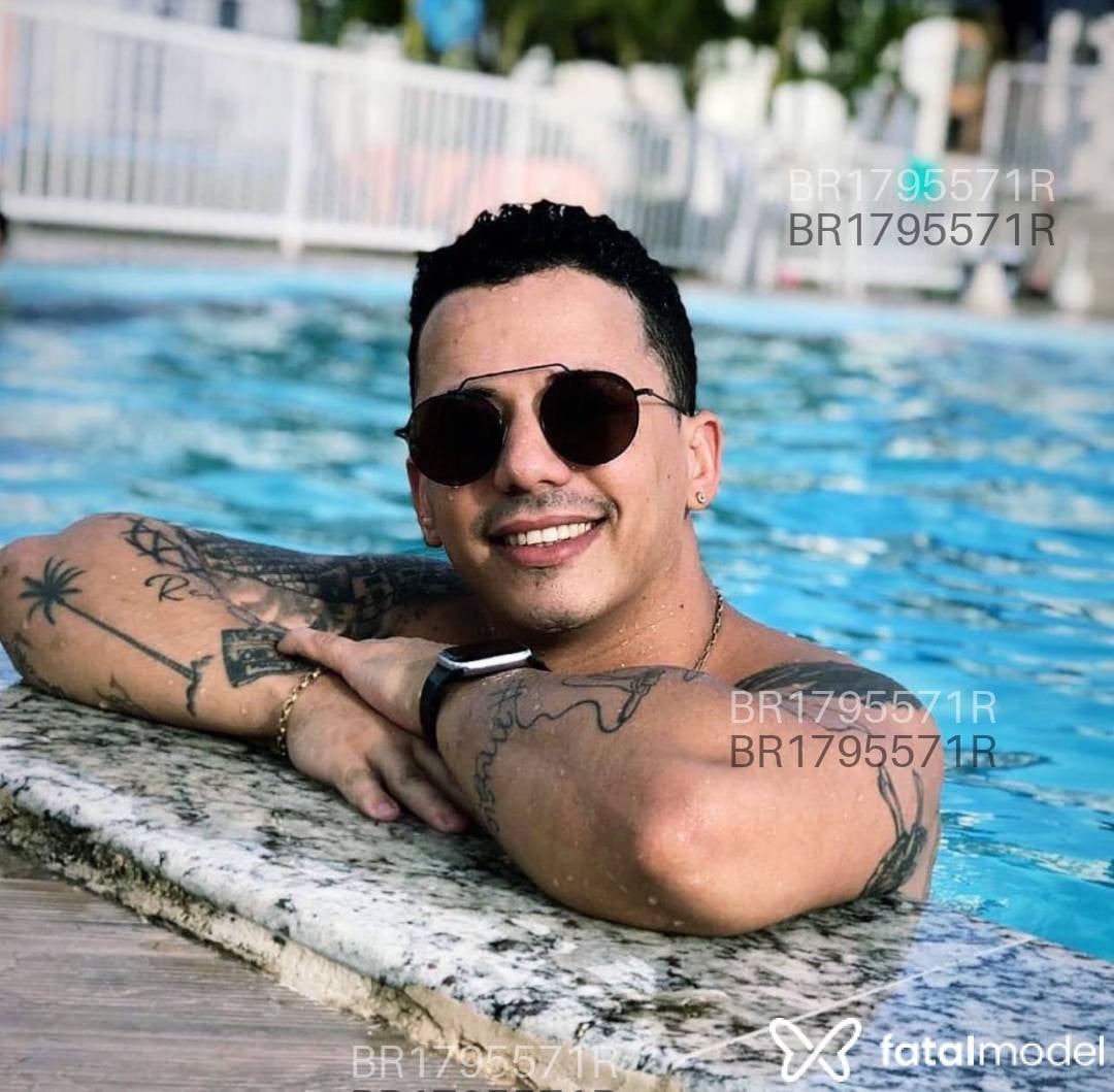 Acompanhante homem com cabelo castanho de olhos castanhos em Foz do Iguaçu - Filipe
