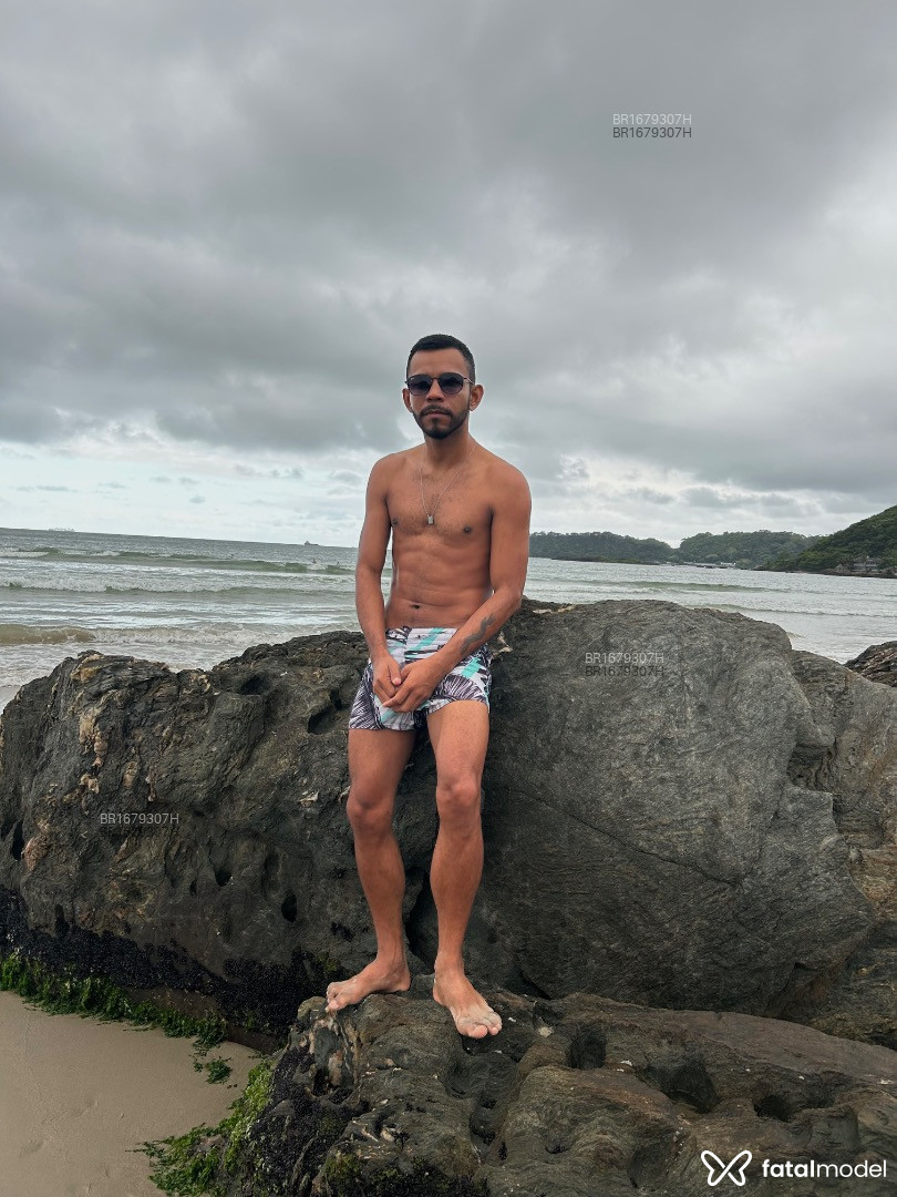 Acompanhante homem morena (o) de olhos castanhos em Gaspar Acompanhante homem morena (o) de olhos castanhos em Gaspar - Cláudio