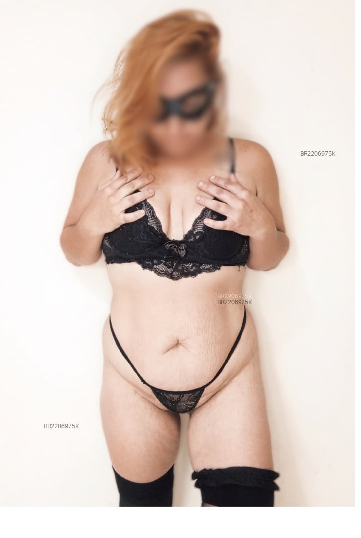 Acompanhante mulher ruiva (o) de olhos castanhos em Curitiba Acompanhante mulher ruiva (o) de olhos castanhos em Curitiba - Beatriz
