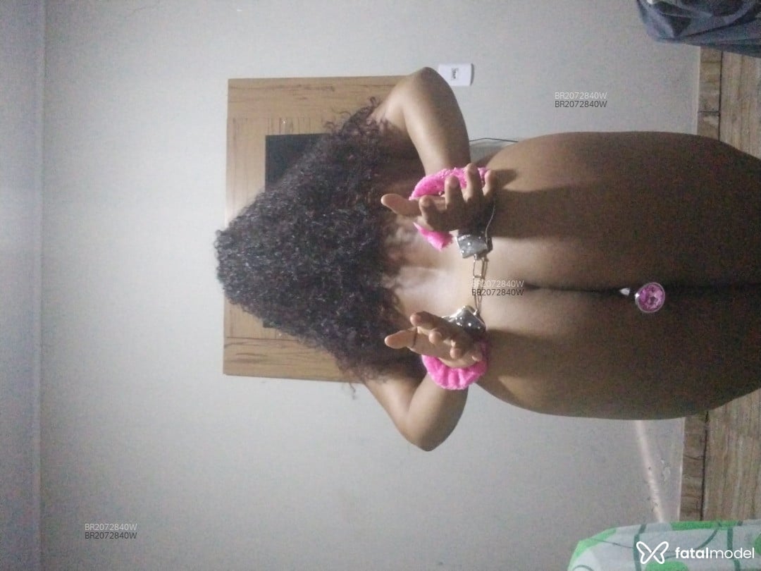 Acompanhante mulher com cabelo castanho de olhos castanhos em Anápolis - Amanda Santos