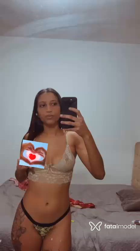 Acompanhante mulher com cabelo castanho de olhos castanhos - Lara Campos