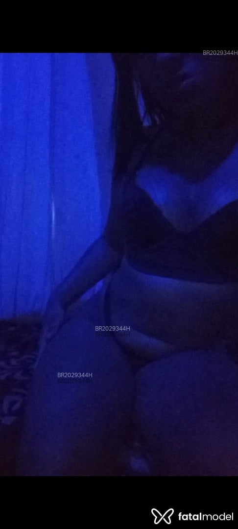 Acompanhante mulher trans morena (o) de olhos castanhos - Alessia Campos Acompanhante mulher trans morena (o) de olhos castanhos - Alessia Campos