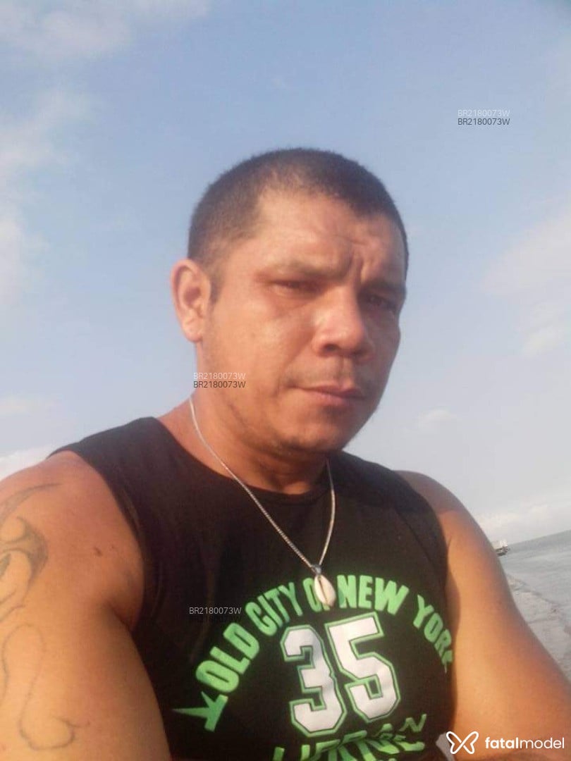 Acompanhante homem morena (o) de olhos castanhos em Belém - Indio