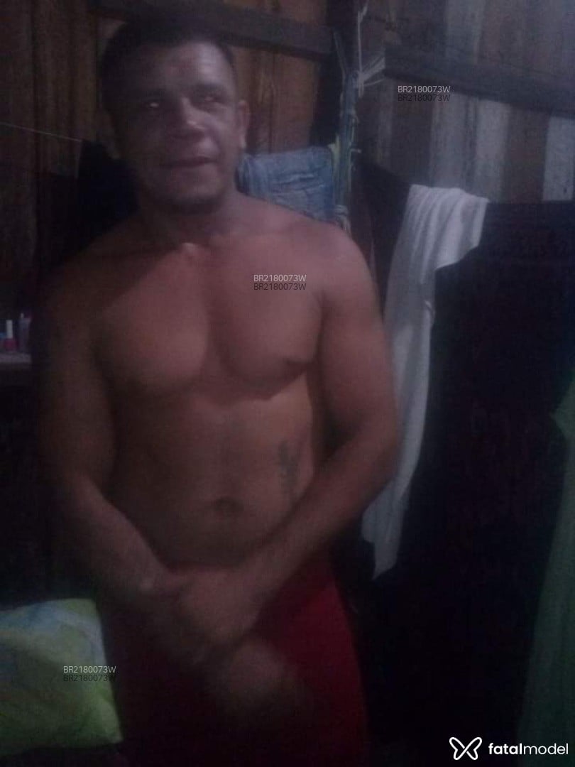 Acompanhante homem morena (o) de olhos castanhos em Belém - Indio