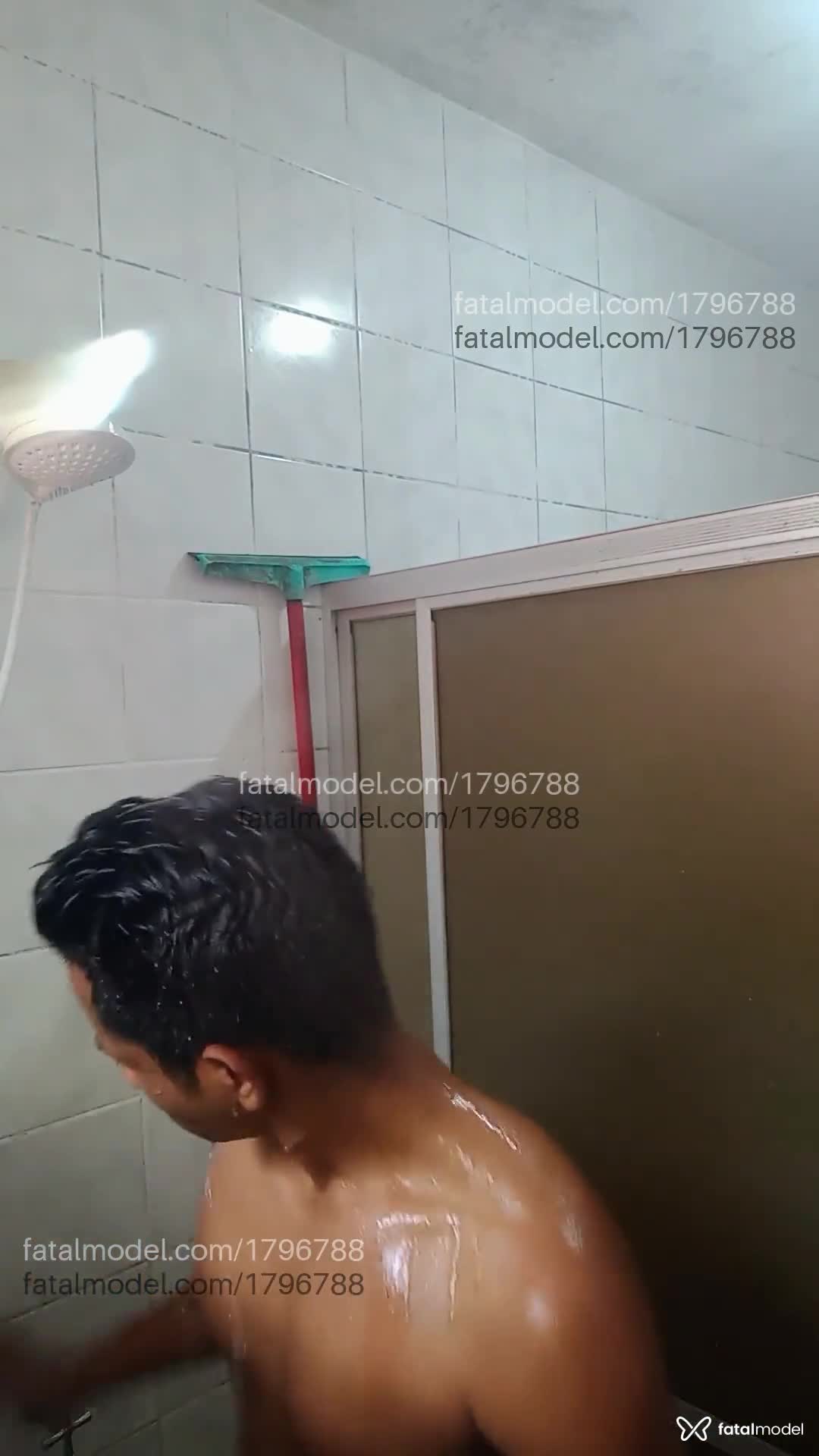 Acompanhante homem morena (o) de olhos pretos em Joinville Acompanhante homem morena (o) de olhos pretos em Joinville - Lucas