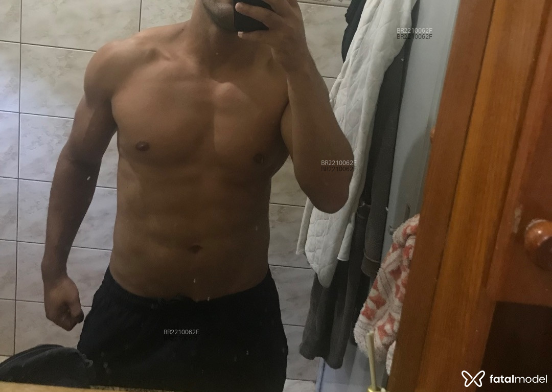 Acompanhante homem morena (o) de olhos castanhos em Novo Hamburgo - Murilo
