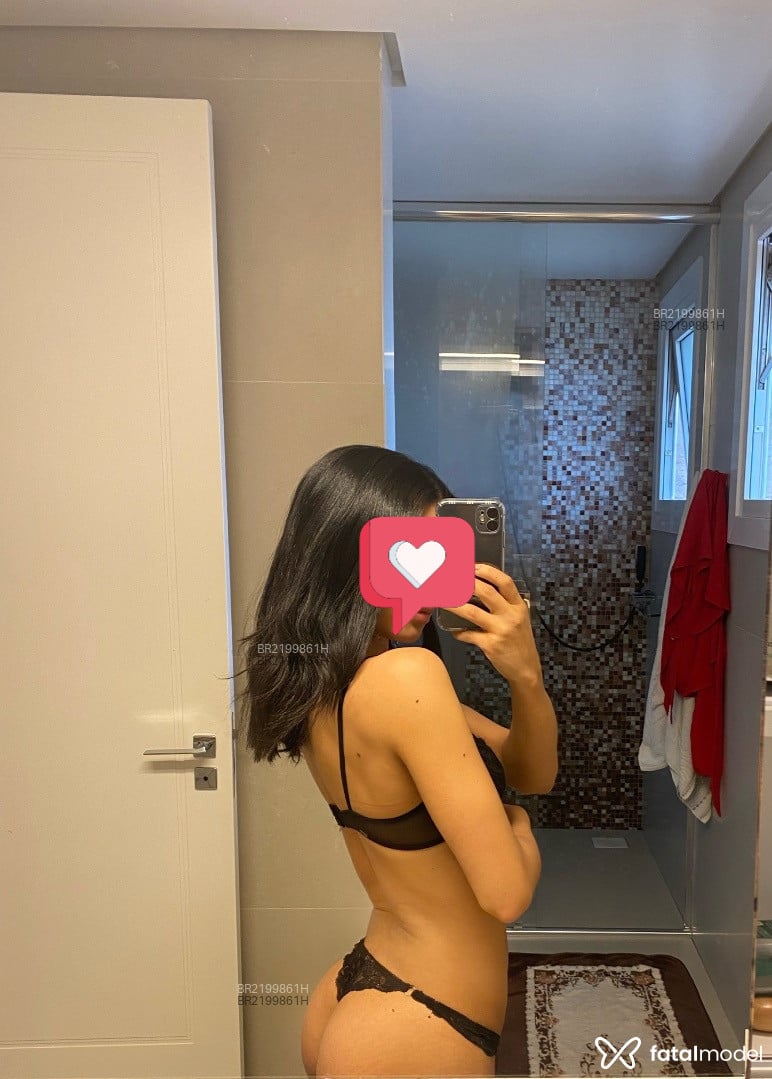 Acompanhante mulher morena (o) de olhos pretos em Porto Alegre - Thoria