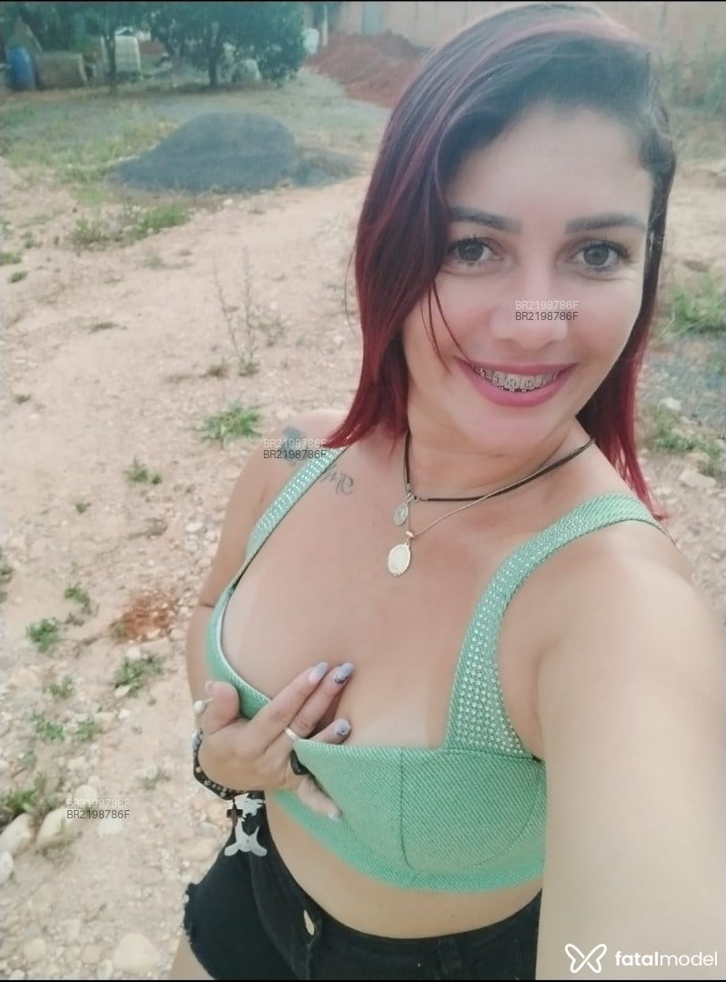 Acompanhante mulher loira (o) de olhos pretos em Virtual - Bruna